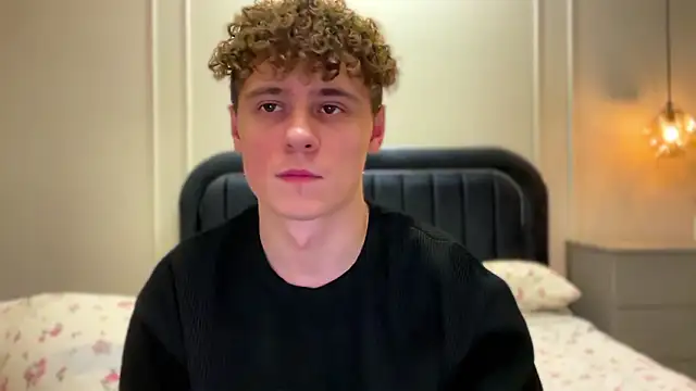 Tyler_Garner's cam snapshot