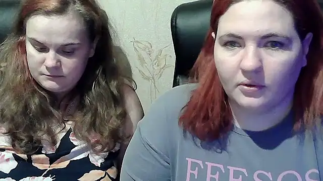 HollyXXXEva's cam snapshot