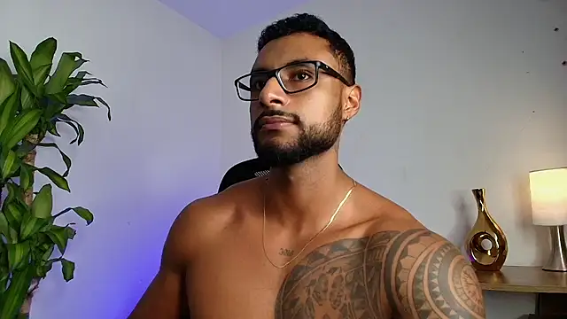 LiamGarcia1 live sex cam