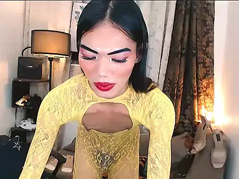 yoursexyasiantsxx's cam snapshot