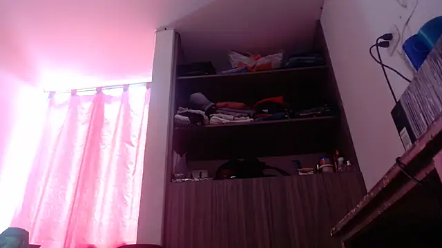 nicolle_milf1978's cam snapshot