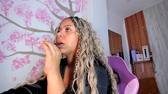 Alika01's cam snapshot