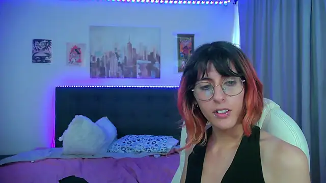 goth_minerva's cam snapshot