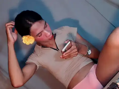 xyourdreamtrans's cam snapshot