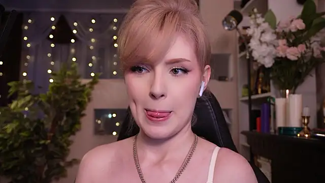 Chriss_Fox's cam snapshot