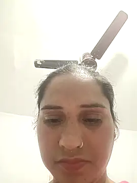 Cute-karisma1234's cam snapshot