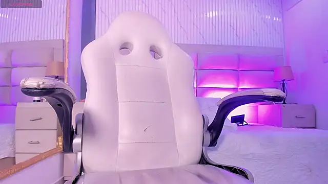 NaomiFrost's cam snapshot