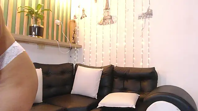 veronica_em1's cam snapshot