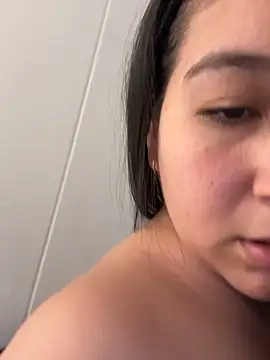 evelyn_1702's cam snapshot