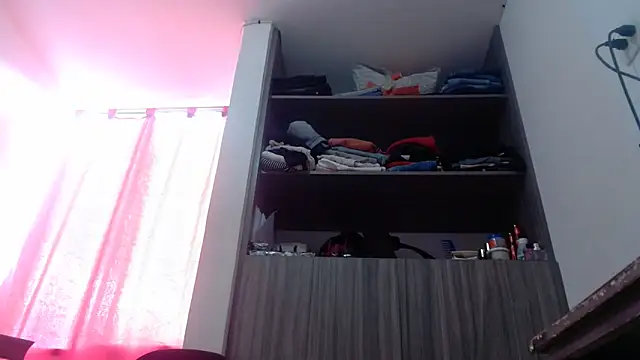 nicolle_milf1978's cam snapshot