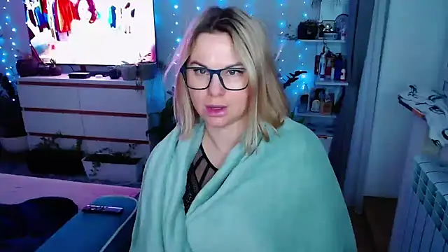 MonaLisaG's cam snapshot