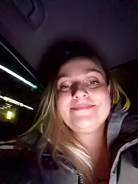 Bondgirl_013's cam snapshot