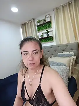 sasi_luna live sex cam