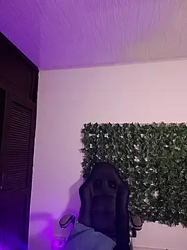 BellaRoux1's cam snapshot