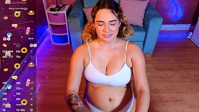 AdharaWo's cam snapshot