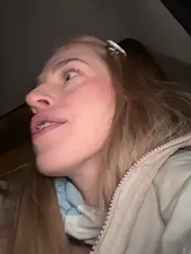 kira_mia live sex cam