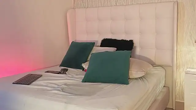 Luisa0110 live sex cam