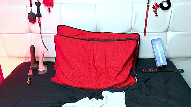 Violet_sl4ve's cam snapshot