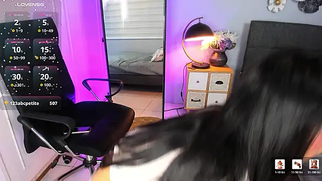 luna_celeeste_'s cam snapshot