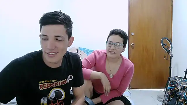 luxandracon23's cam snapshot