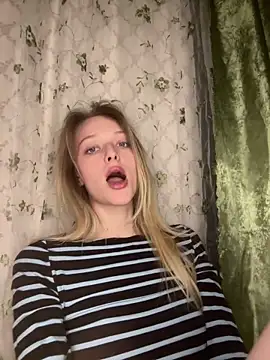 Evvie_Summn1 live sex cam