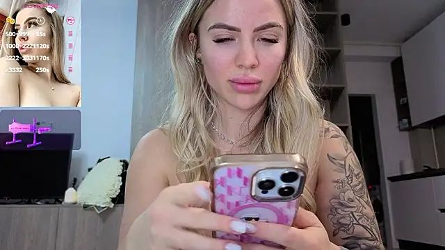 Megan_Ros's cam snapshot