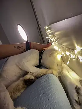 Ella_Charm's cam snapshot