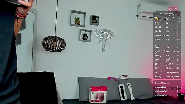 AmberAdams_'s cam snapshot