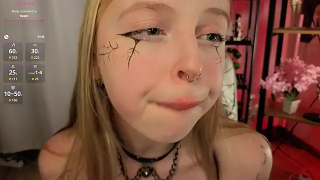 ElvenQueen's cam snapshot