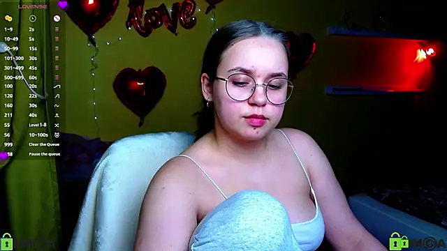 Lilysweet13's cam snapshot