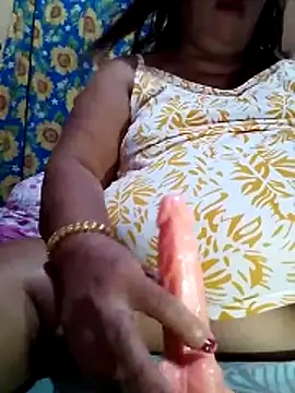 Huge_mama69's cam snapshot