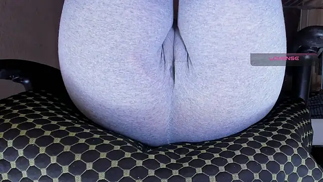 Cameltoe_squirt_inPants's cam snapshot