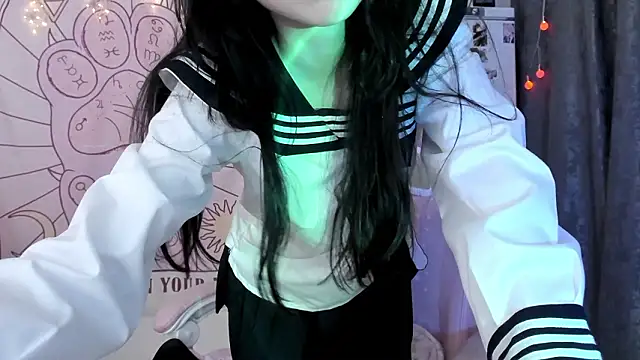 Holy420lolii live sex cam