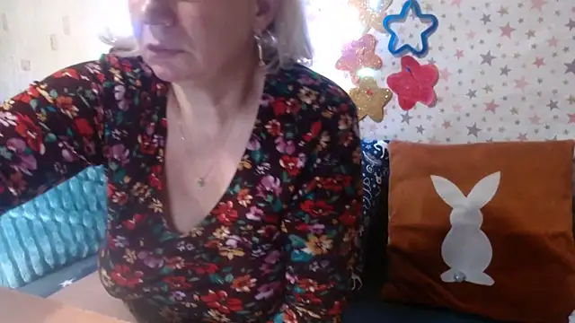 QueenLana live sex cam