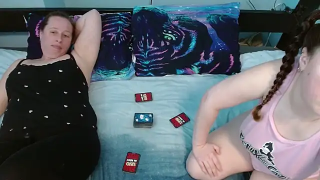 ShyAndHappyCdns's cam snapshot