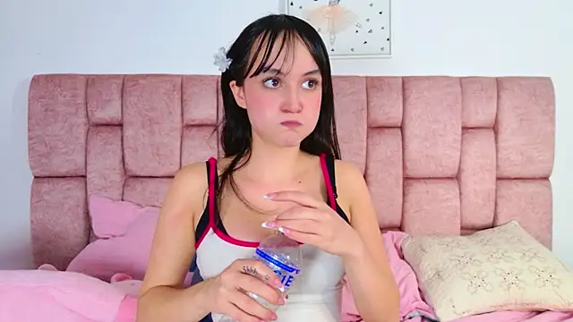 LolaYun's cam snapshot