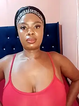 Luciouslips00's cam snapshot