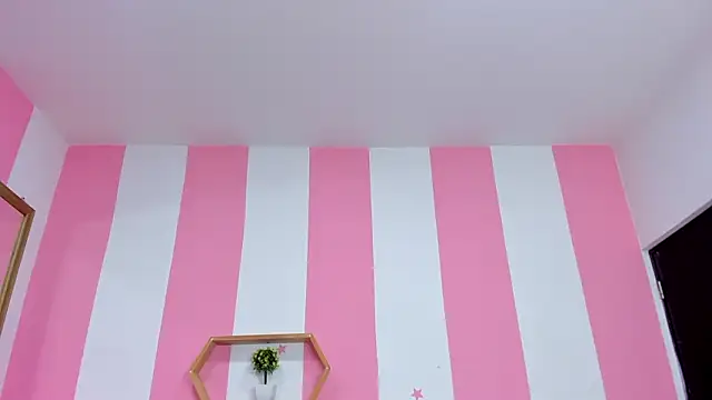 ISABELLA_020's cam snapshot