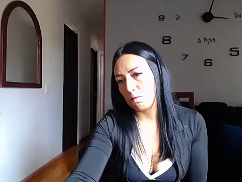 Laura_martin_'s cam snapshot