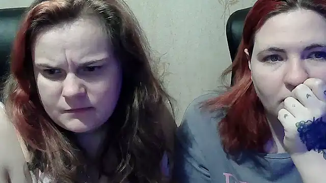 HollyXXXEva's cam snapshot