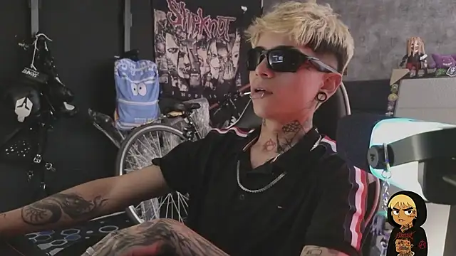 AcidMilo live sex cam