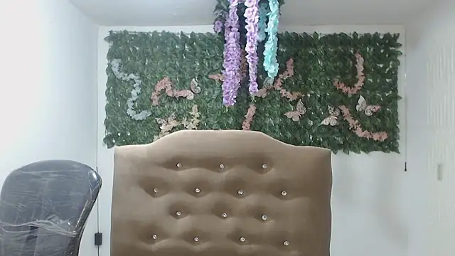 adara_cute_69's cam snapshot