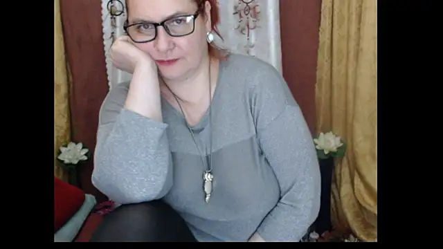 PlayfullMature's cam snapshot