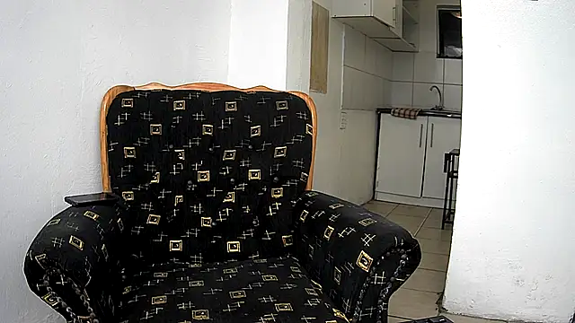 GoldenPussyXOXO's cam snapshot