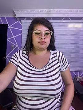 MiiaaJoness's cam snapshot