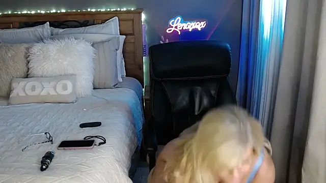 Lenaxox live sex cam