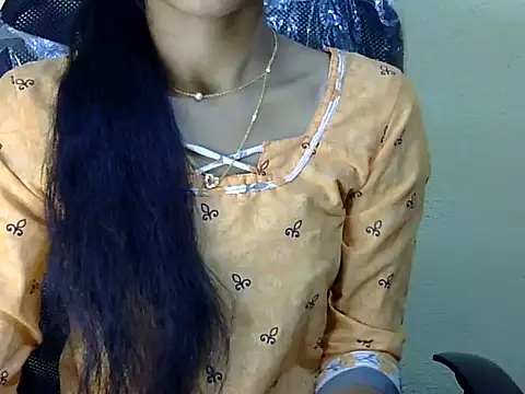 Khushi_v's cam snapshot