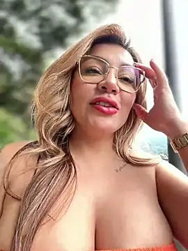 DIANITA_1988 live sex cam