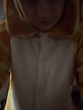 Wet___librarian's cam snapshot