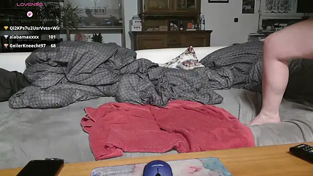 _Becca_und_Nimmersatt_'s cam snapshot